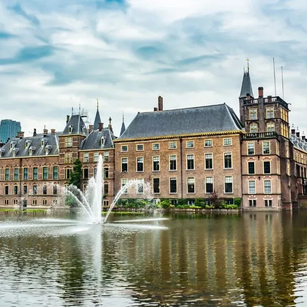 Job in Luxembourg Without a Degree