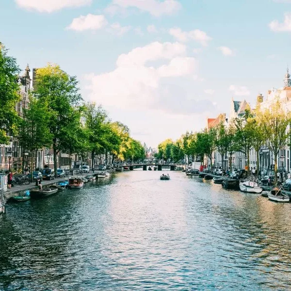 Netherlands Introduces E-Visa Rules: How to Apply in 2025