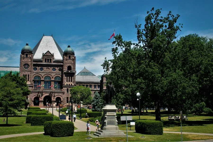Win the University of Toronto’s National Scholarship in 2026